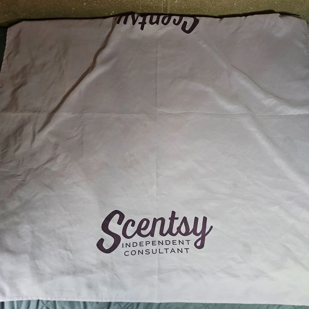 Scentsy Independent Consultant Tablecloth 60x60 Display Cloth Purple Logo EUC